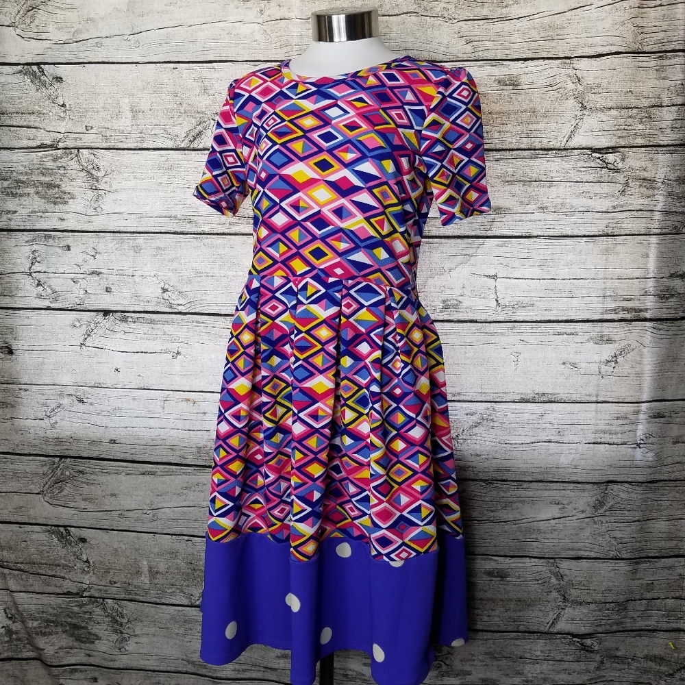 Lularoe Amelia Dress Size Medium.Pit to pit approx:  18 inches Right shoulder
